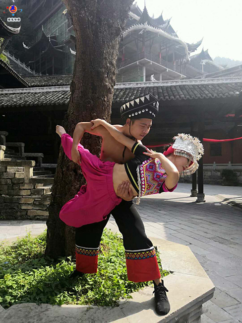 中国舞蹈家夏冰双人舞艺术造型(情与爱)